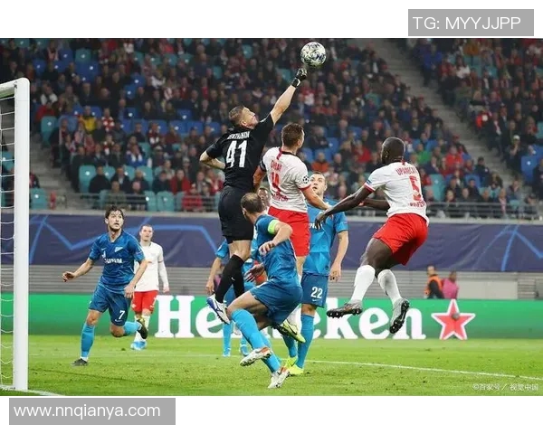 西部联与漫步者的巅峰对决谁能在赛场上笑到最后